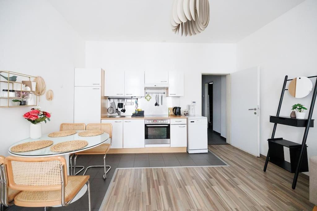 Appartamento Stylish Haven-near Brunnenmarkt Vienna